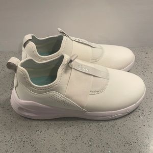 New Clove White Classic Nursing Sneaker Women W8.5/M7 Healthcare NWOB